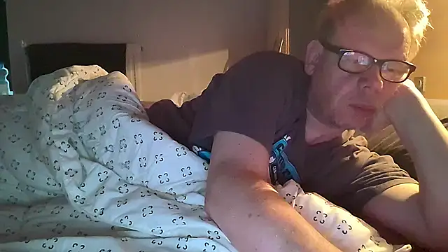 Snapshot of kinkyslet8 chatting on 10-27-25, 07:34 kinkyslet8 online show from 10-27-25, 07:34