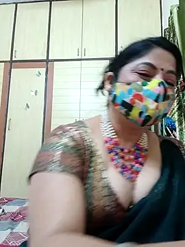 Snapshot of Ratna-777 chatting on 01-31-25, 10:10 Ratna-777 online show from 01-31-25, 10:10