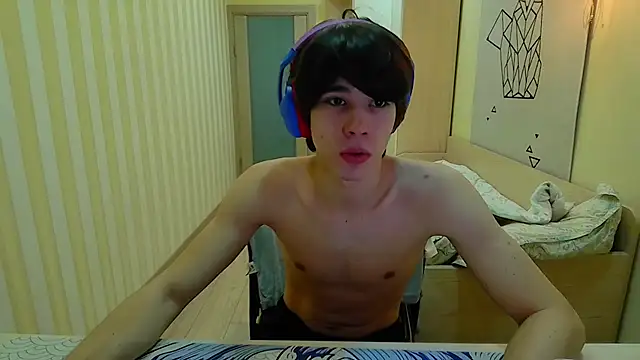 Snapshot of gayGamogey chatting on 01-09-26, 05:37 gayGamogey online show from 01-09-26, 05:37