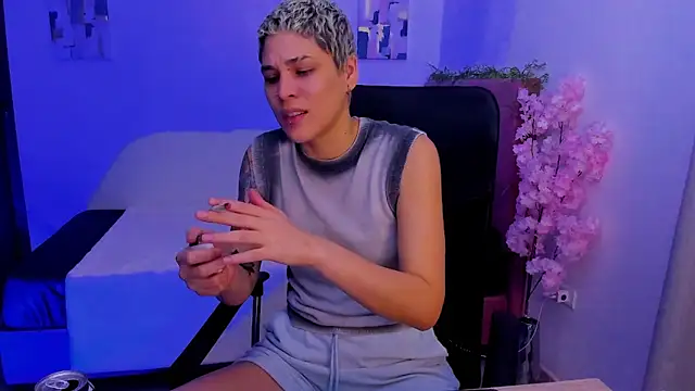 Snapshot of Charlee_pink chatting on 11-02-25, 11:51 Charlee pink online show from 11-02-25, 11:51