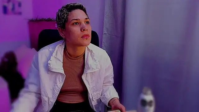 Snapshot of Charlee_pink chatting on 11-13-25, 10:08 Charlee pink online show from 11-13-25, 10:08