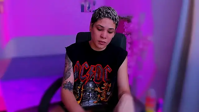 Snapshot of Charlee_pink chatting on 11-22-25, 05:56 Charlee pink online show from 11-22-25, 05:56