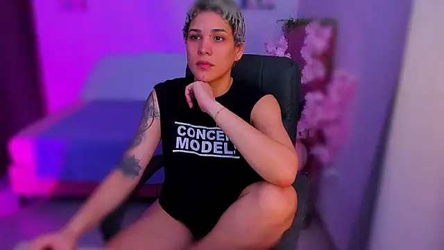 Snapshot of Charlee_pink chatting on 11-23-25, 06:08 Charlee pink online show from 11-23-25, 06:08