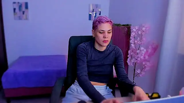 Snapshot of Charlee_pink chatting on 12-05-25, 06:15 Charlee pink online show from 12-05-25, 06:15