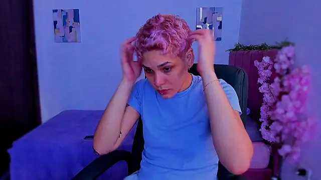 Snapshot of Charlee_pink chatting on 12-15-25, 07:51 Charlee pink online show from 12-15-25, 07:51