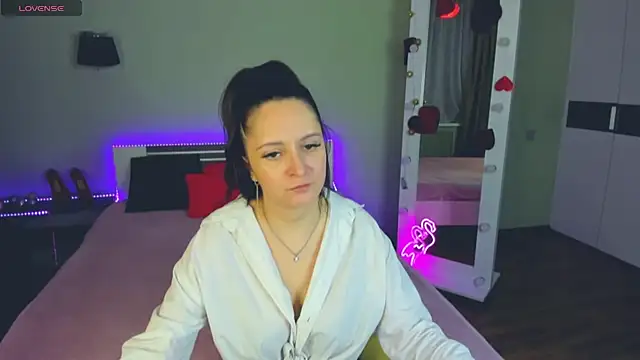 AngellLika online show from 11-20-25, 02:17