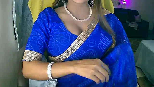 Snapshot of Cute-Tara chatting on 10-15-25, 05:57 Cute-Tara online show from 10-15-25, 05:57