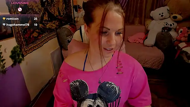 Snapshot of masha19981 chatting on 07-20-26, 06:43 masha19981 online show from 07-20-26, 06:43