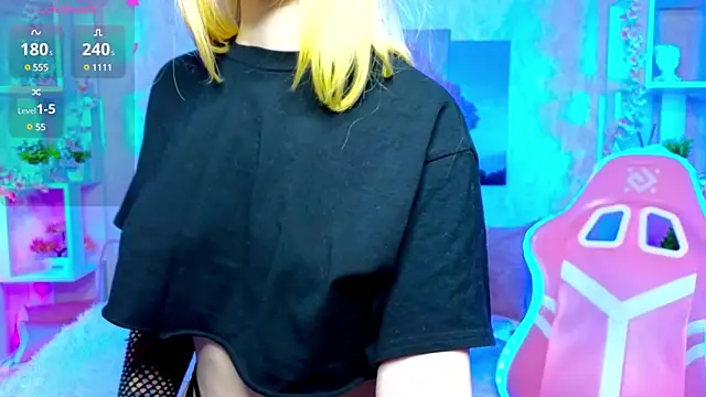 ElswythCovil online show from 12-15-24, 04:18