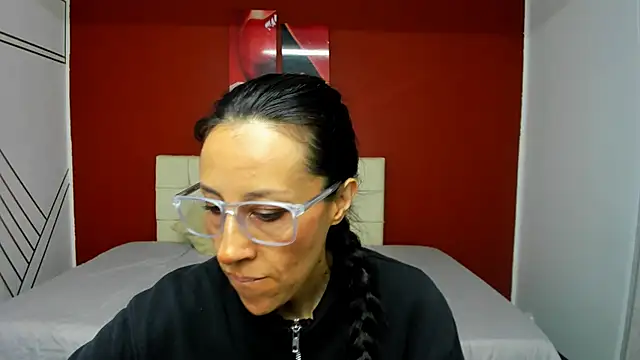 Snapshot of Abrillee1 chatting on 12-20-24, 08:12 Abrillee1 online show from 12-20-24, 08:12