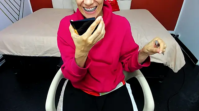 Snapshot of Abrillee1 chatting on 12-27-24, 07:35 Abrillee1 online show from 12-27-24, 07:35