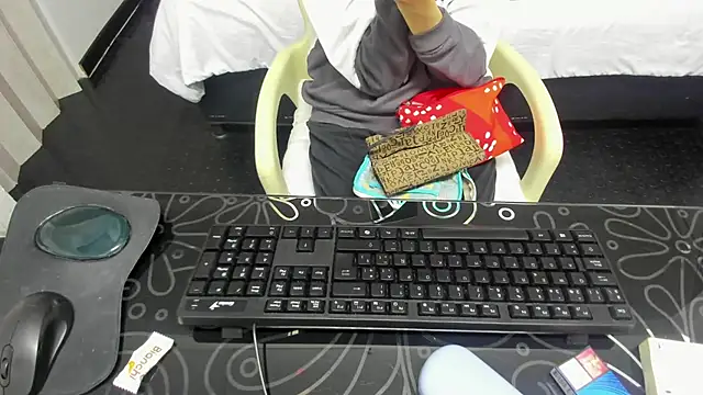 Snapshot of Abrillee1 chatting on 03-01-25, 07:26 Abrillee1 online show from 03-01-25, 07:26