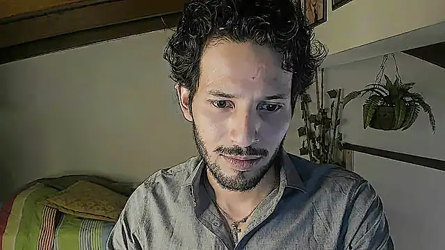 Nicholasrodrii online show from 06-11-26, 08:40