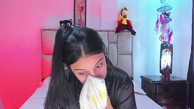 brianaGuzman online show from 02-08-26, 06:00