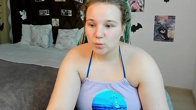 Snapshot of GloriaHylivi chatting on 12-22-24, 07:44 GloriaHylivi online show from 12-22-24, 07:44