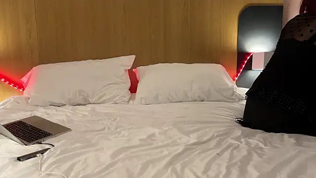 annaBtv9 online show from 03-26-26, 06:24