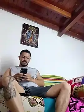 Snapshot of AndresSmith__ chatting on 02-14-25, 12:25 AndresSmith online show from 02-14-25, 12:25