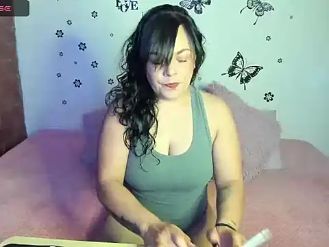Snapshot of MIA_BIANCCO chatting on 12-14-24, 12:44 MIA BIANCCO online show from 12-14-24, 12:44