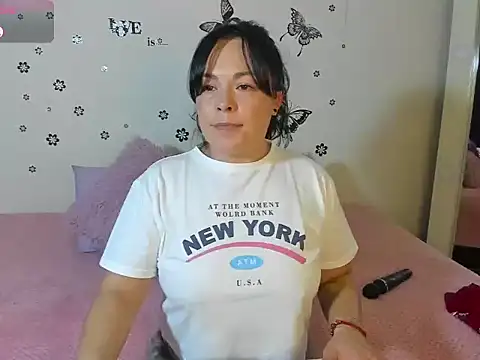 Snapshot of MIA_BIANCCO chatting on 01-27-25, 02:20 MIA BIANCCO online show from 01-27-25, 02:20