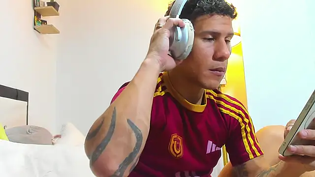 nakedfoam1 online show from 04-21-26, 04:19