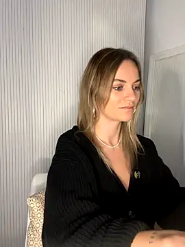 Snapshot of Milla__one chatting on 11-19-25, 07:52 Milla one online show from 11-19-25, 07:52