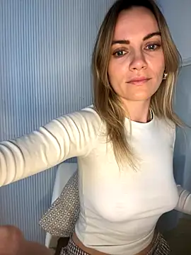 Snapshot of Milla__one chatting on 11-30-25, 11:58 Milla one online show from 11-30-25, 11:58