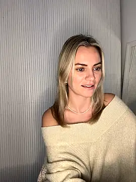 Snapshot of Milla__one chatting on 12-14-25, 02:00 Milla one online show from 12-14-25, 02:00