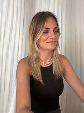 Snapshot of Milla__one chatting on 06-08-26, 10:04 Milla one online show from 06-08-26, 10:04