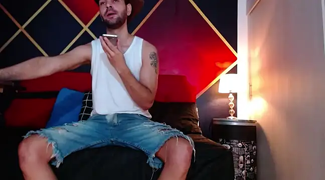 Snapshot of CindyandCarlo chatting on 12-23-24, 03:33 CindyandCarlo online show from 12-23-24, 03:33