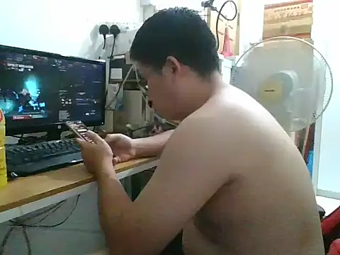 Snapshot of shyboymasturbation chatting on 12-24-24, 03:16 shyboymasturbation online show from 12-24-24, 03:16