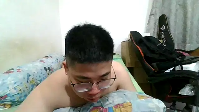 Snapshot of shyboymasturbation chatting on 10-23-25, 12:37 shyboymasturbation online show from 10-23-25, 12:37