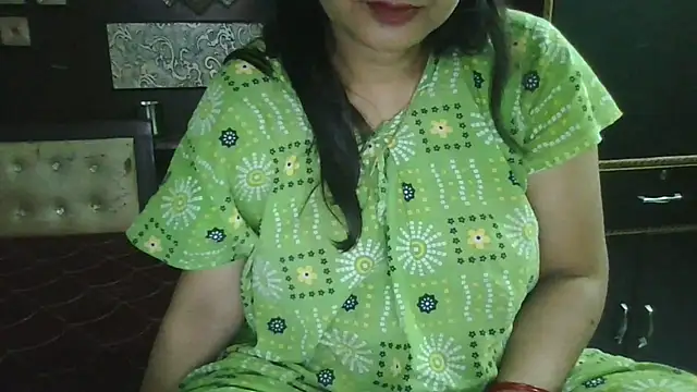 Snapshot of couplesuni chatting on 07-09-26, 05:39 couplesuni online show from 07-09-26, 05:39