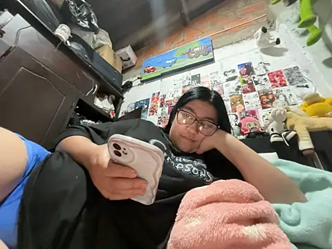 dafne19  online show from 03-20-26, 04:39