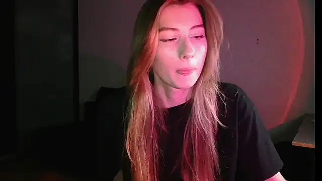 Snapshot of ErikaShyy chatting on 12-30-24, 01:14 ErikaShyy online show from 12-30-24, 01:14