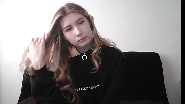 ErikaShyy online show from 11-06-25, 11:00