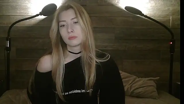 ErikaShyy online show from 11-26-25, 10:49