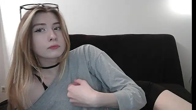 ErikaShyy online show from 03-10-26, 12:21