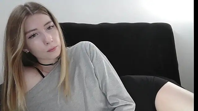 ErikaShyy online show from 05-19-26, 12:11