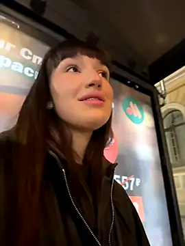 Sophie Avory online show from 10-17-25, 08:44