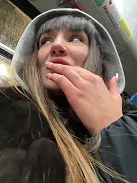 Snapshot of Sophie_Avory chatting on 01-11-26, 06:13 Sophie Avory online show from 01-11-26, 06:13