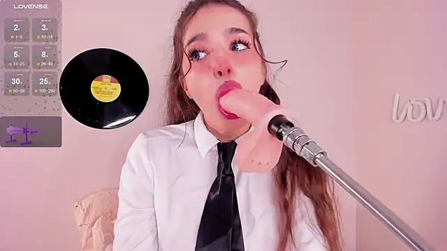 LosAlicee online show from 10-22-25, 07:02