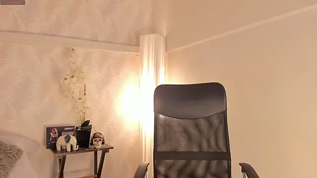 CyntiaAdams online show from 02-12-25, 06:09