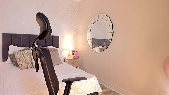 CyntiaAdams online show from 09-11-25, 03:12