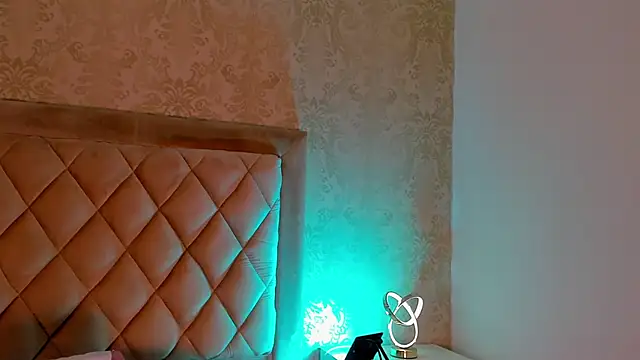 Snapshot of LiaFlowers chatting on 01-22-25, 12:16 LiaFlowers online show from 01-22-25, 12:16