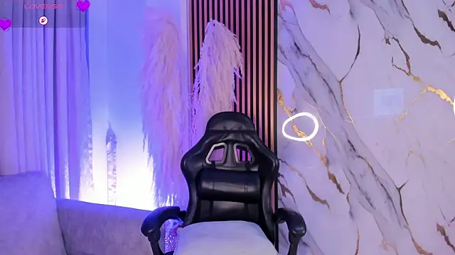 LiaFlowers online show from 04-21-26, 12:34