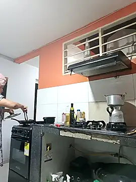 Snapshot of katysquirtdirty chatting on 10-09-25, 11:36 katysquirtdirty online show from 10-09-25, 11:36