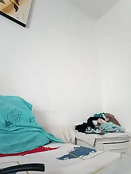 Snapshot of katysquirtdirty chatting on 11-28-25, 12:41 katysquirtdirty online show from 11-28-25, 12:41