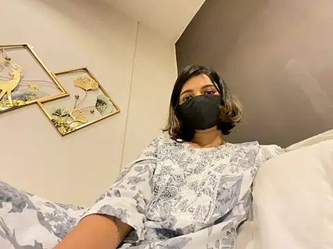 Snapshot of MaYaa__11 chatting on 03-17-25, 04:33 MaYaa 11 online show from 03-17-25, 04:33