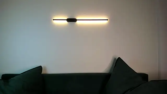 Snapshot of Lola_Peach chatting on 10-19-25, 05:52 Lola Peach online show from 10-19-25, 05:52