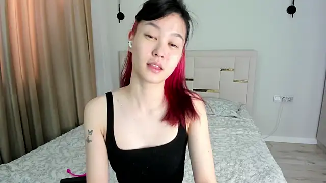 Lola Peach online show from 06-02-26, 04:14